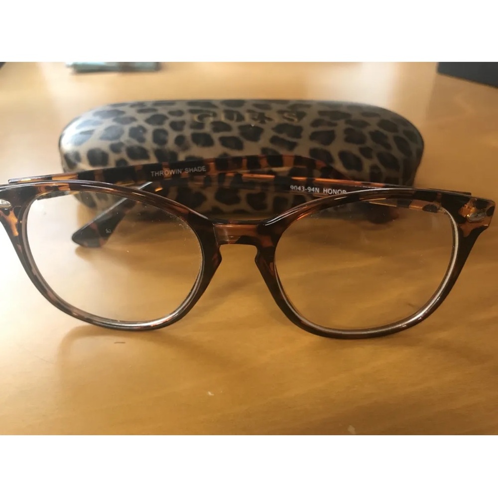 Guess Throwin’ Shade Tortoise Brown Women’s Summer glasses